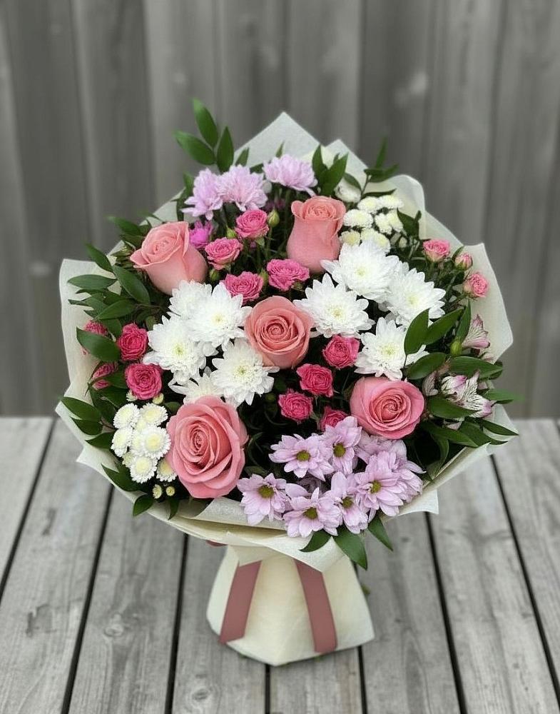 Букет цветов из: Альстромерии, Гвоздики, Розы и Хризантемы в Мирном Архангельской области