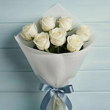 Букет 7 Белых роз Эдлесс Лав в Мирном Архангельской области