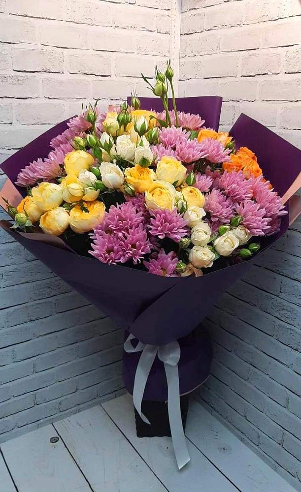 Букет цветов из: Хризантемы и Розы в Мирном Архангельской области