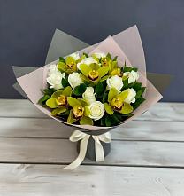 Букет цветов из:  Орхидеи и Розы в Мирном Архангельской области