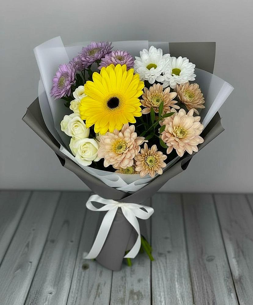 Букет цветов из: Розы, Герберы и Хризантемы в Мирном Архангельской области