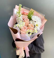 Букет цветов из:  Хризантемы и Розы в Мирном Архангельской области