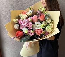Букет цветов из:  Розы, Лизиантусы и Гвоздики #REPLACE_PRED# Мирном Архангельской области