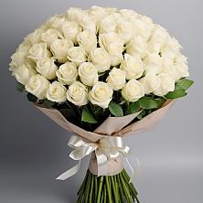 Букет 101 беля роза Белоснежка в Мирном Архангельской области