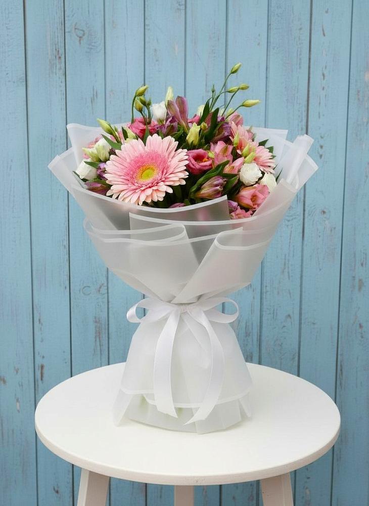 Букет цветов из: Герберы, Альстромерии и Лизиантусы в Мирном Архангельской области