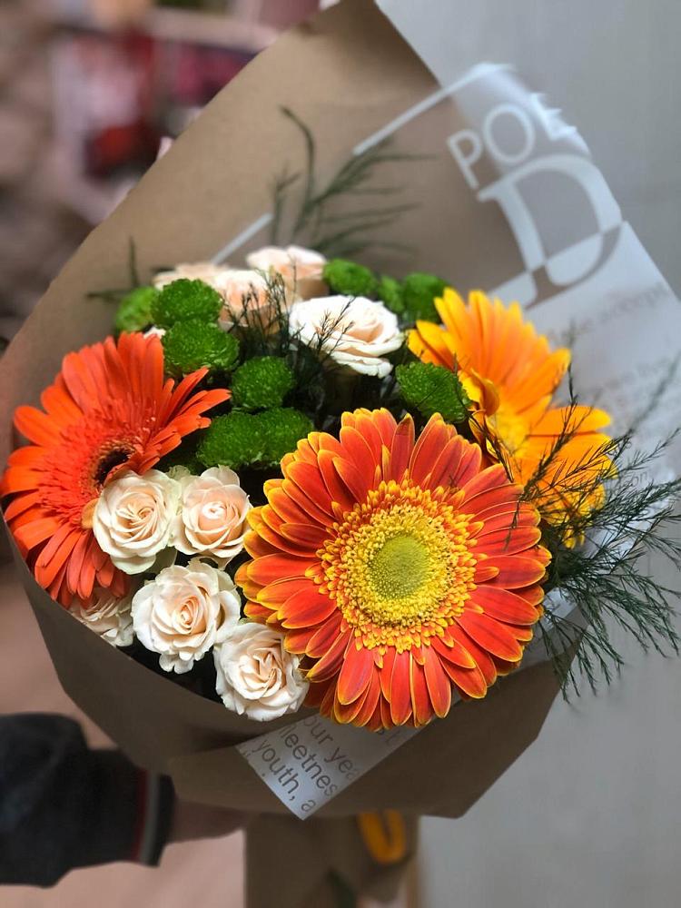 Букет цветов из: Герберы, Хризантемы и Розы в Мирном Архангельской области